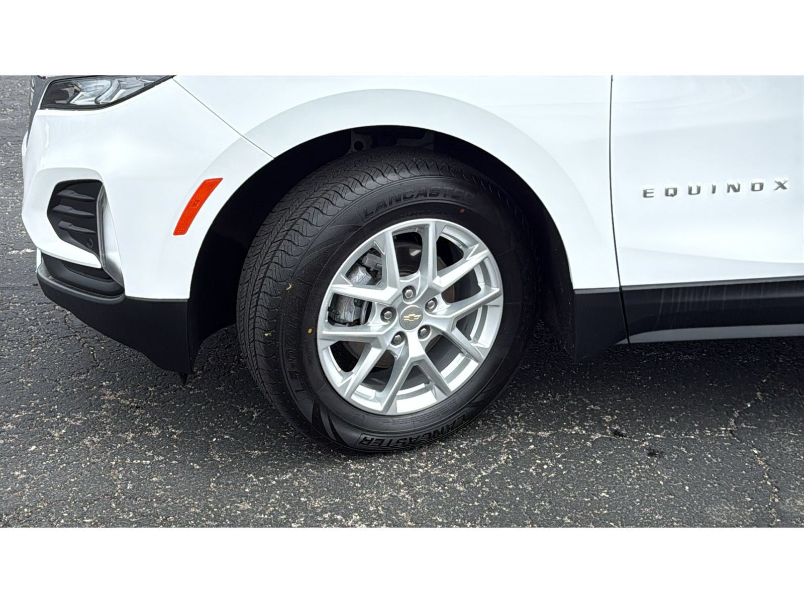 Used 2024 Chevrolet Equinox LT FWD image 12