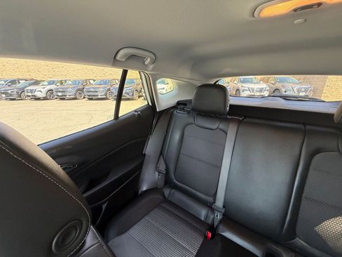 Used 2025 Chevrolet Trax LT FWD image 38