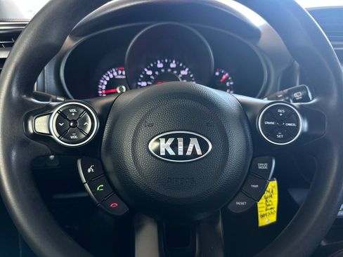 Used 2019 Kia Soul + FWD image 20