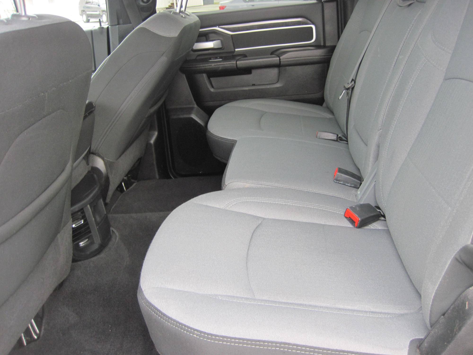 Used 2024 RAM 3500 Big Horn AWD/4WD image 9
