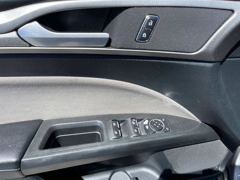 Used 2017 Ford Fusion S FWD image 28