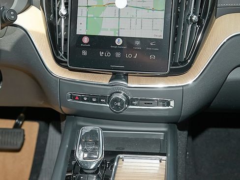 New 2026 Volvo XC60 B5 Ultra w/ Climate Package AWD/4WD image 28