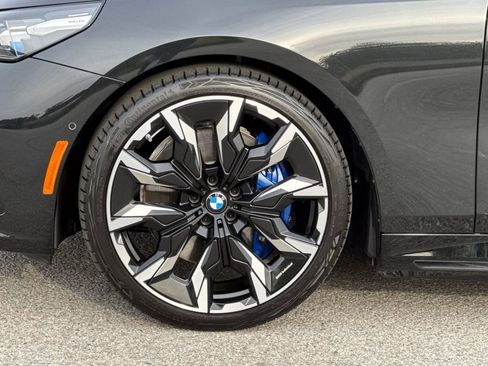 Used 2024 BMW i5 eDrive40i w/ M Sport Package image 32