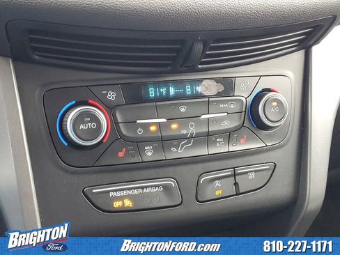 Used 2019 Ford Escape SE image 24