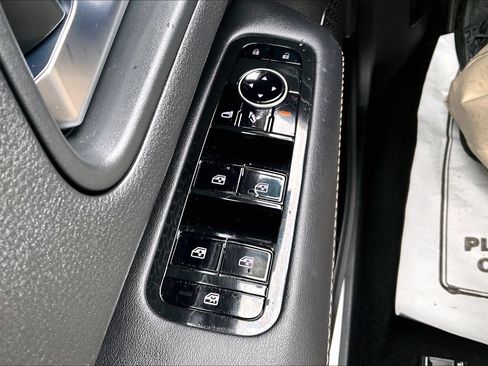 Used 2024 Nissan Ariya AWD image 38