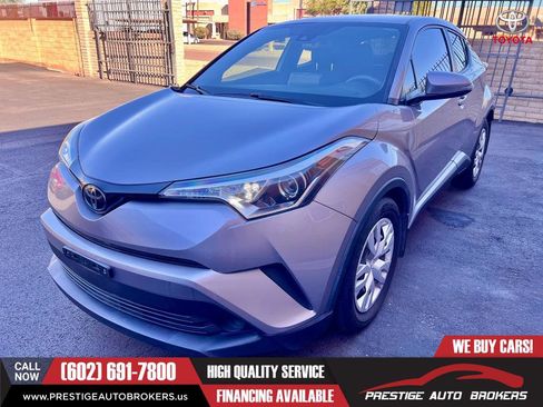 Used 2019 Toyota C-HR LE image 5