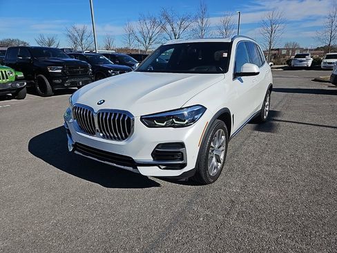 Used 2023 BMW X5 sDrive40i w/ Premium Package image 3