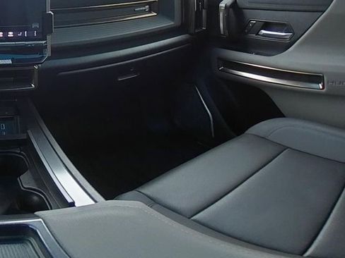 Used 2024 GMC Hummer EV 3X AWD/4WD image 25