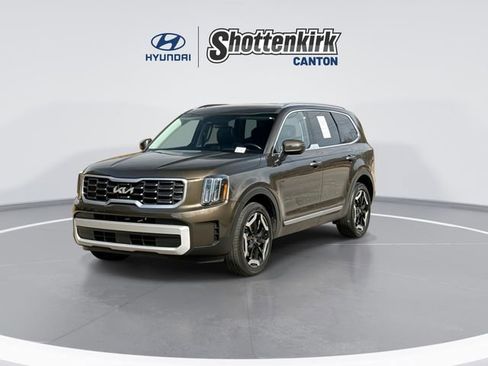 Used 2025 Kia Telluride S image 4