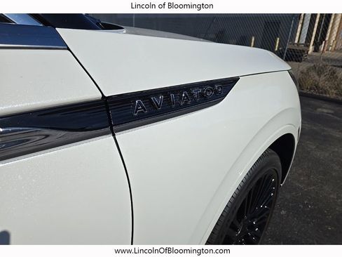 Certified 2025 Lincoln Aviator Black Label image 57