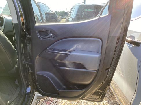 Used 2016 Chevrolet Colorado Z71 AWD/4WD image 5