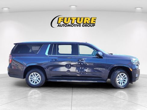 Used 2024 Chevrolet Suburban LT image 9