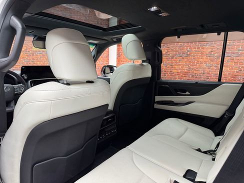 Used 2024 Lexus LX 600 4WD w/ Appearance Package image 27