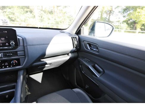 Used 2025 Nissan Pathfinder S w/ Cargo Package image 8