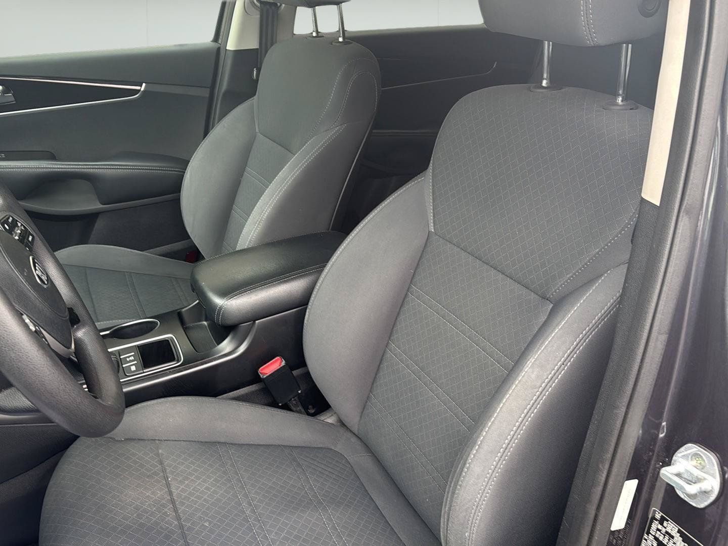 Used 2019 Kia Sorento AWD image 5