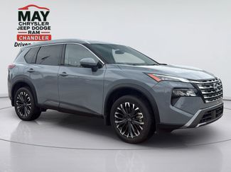 Used 2025 Nissan Rogue SL w/ Tech Package FWD video 1