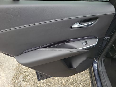 Used 2023 Cadillac XT4 Luxury w/ Cold Weather Package image 10