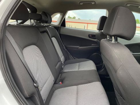 Used 2018 Hyundai Kona SE FWD image 17