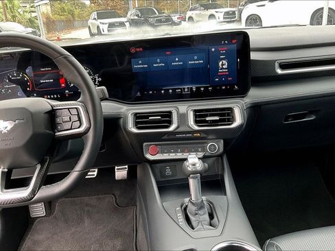 Used 2025 Ford Mustang Premium image 9