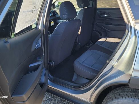 New 2026 Chevrolet Trax LS w/ LS Convenience Package FWD image 25