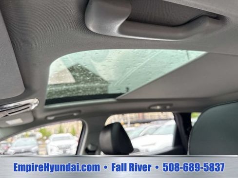 Used 2022 Hyundai Santa Fe SEL w/ Convenience + Premium Package AWD/4WD image 23