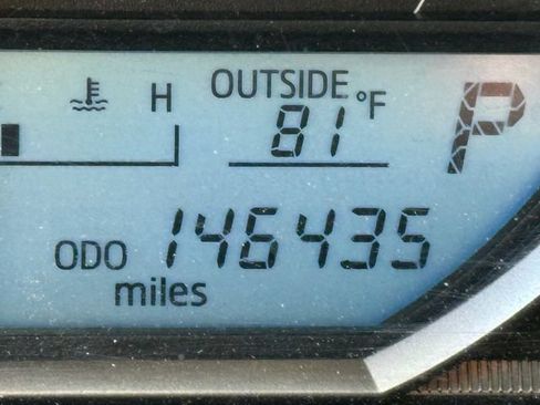 Used 2013 Toyota RAV4 XLE AWD/4WD image 7