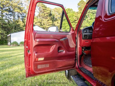 Used 1995 Ford Bronco XLT AWD/4WD image 32