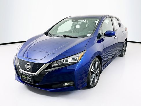 Used 2021 Nissan Leaf SV w/ SV Technology Package image 3