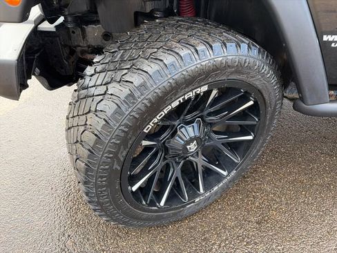 Used 2012 Jeep Wrangler Unlimited Rubicon AWD/4WD image 16