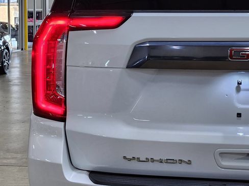 Used 2023 GMC Yukon AT4 AWD/4WD image 20