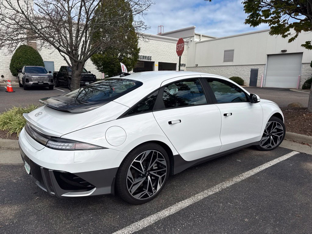 Used 2023 Hyundai Ioniq 6 SEL RWD image 2