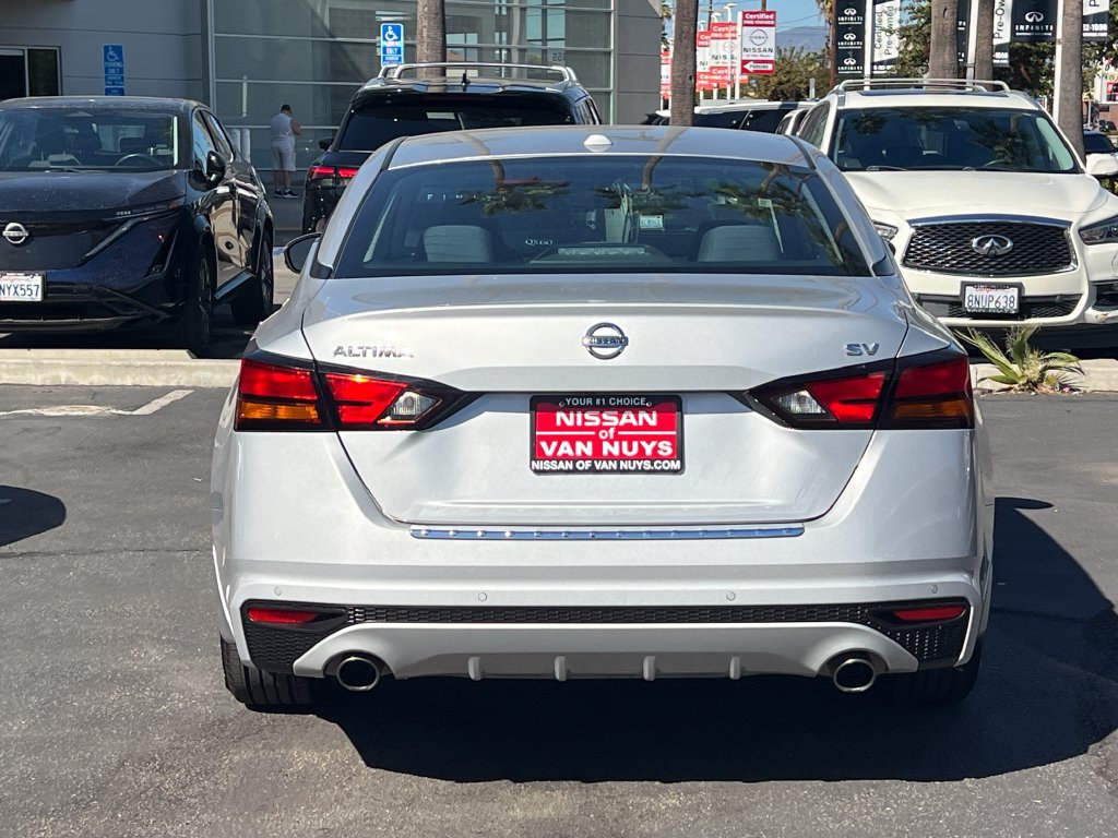 Used 2021 Nissan Altima 2.5 SV w/ SV Premium Package FWD image 6