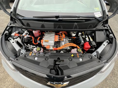 Used 2021 Chevrolet Bolt Premier w/ Infotainment Package image 26