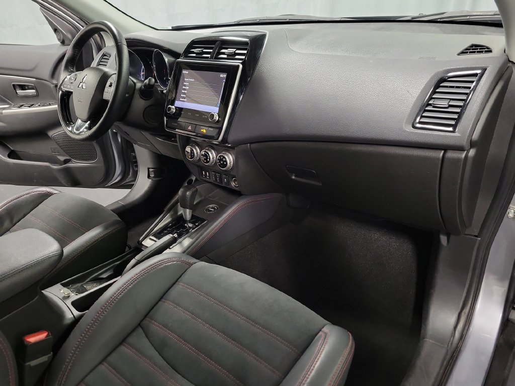 Used 2023 Mitsubishi Outlander Sport SE AWD/4WD image 32
