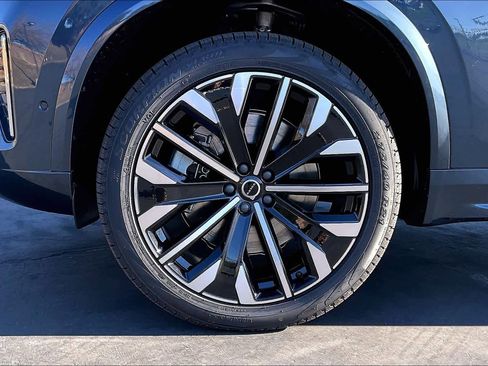 New 2026 Volvo XC90 T8 Ultra w/ Protection Package Premier image 14