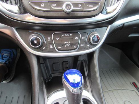 Used 2018 Chevrolet Volt Premier w/ Driver Confidence Package FWD image 27