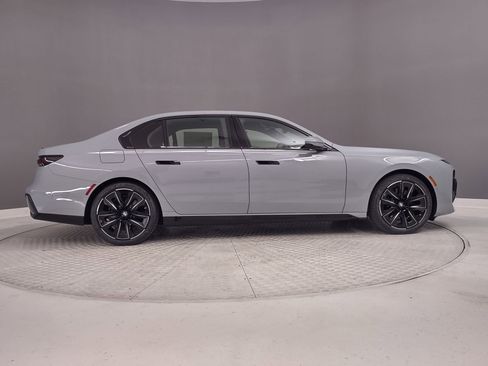 New 2026 BMW 740i w/ Premium Package image 5