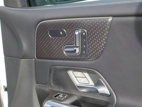 New 2026 Mercedes-Benz GLB 250 4MATIC image 14