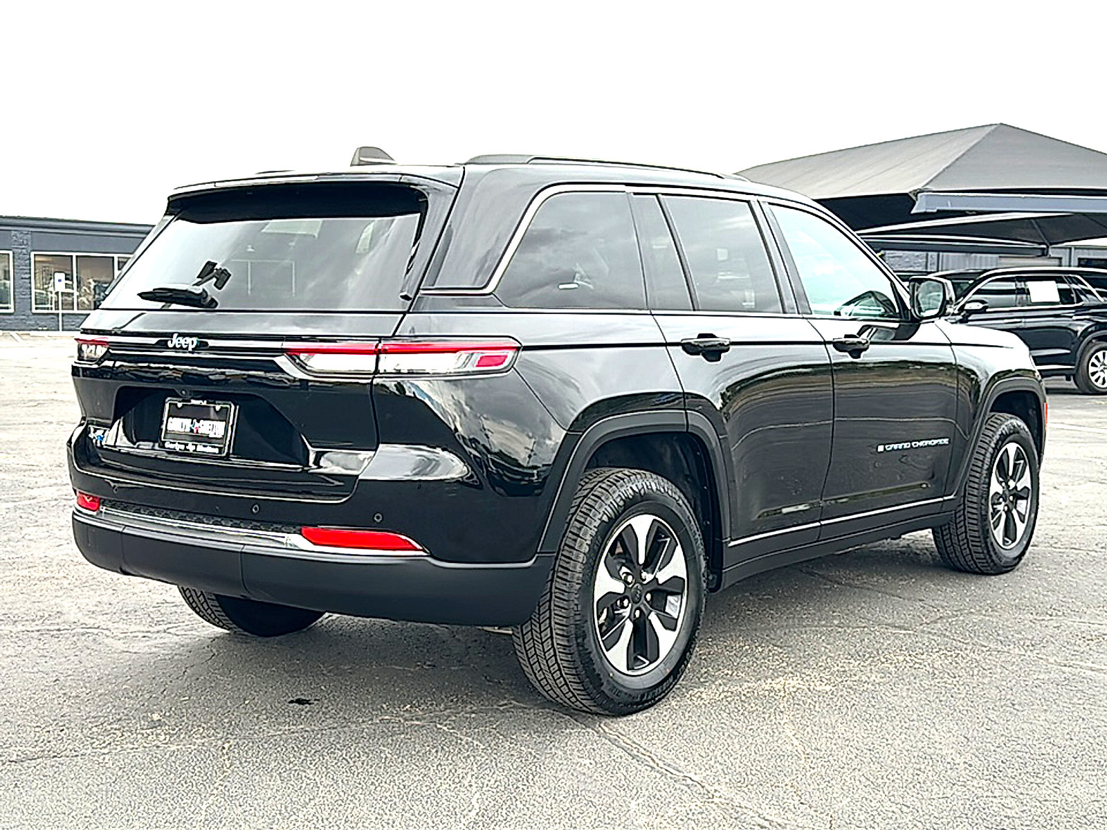 Used 2024 Jeep Grand Cherokee Limited 4xe AWD/4WD image 8