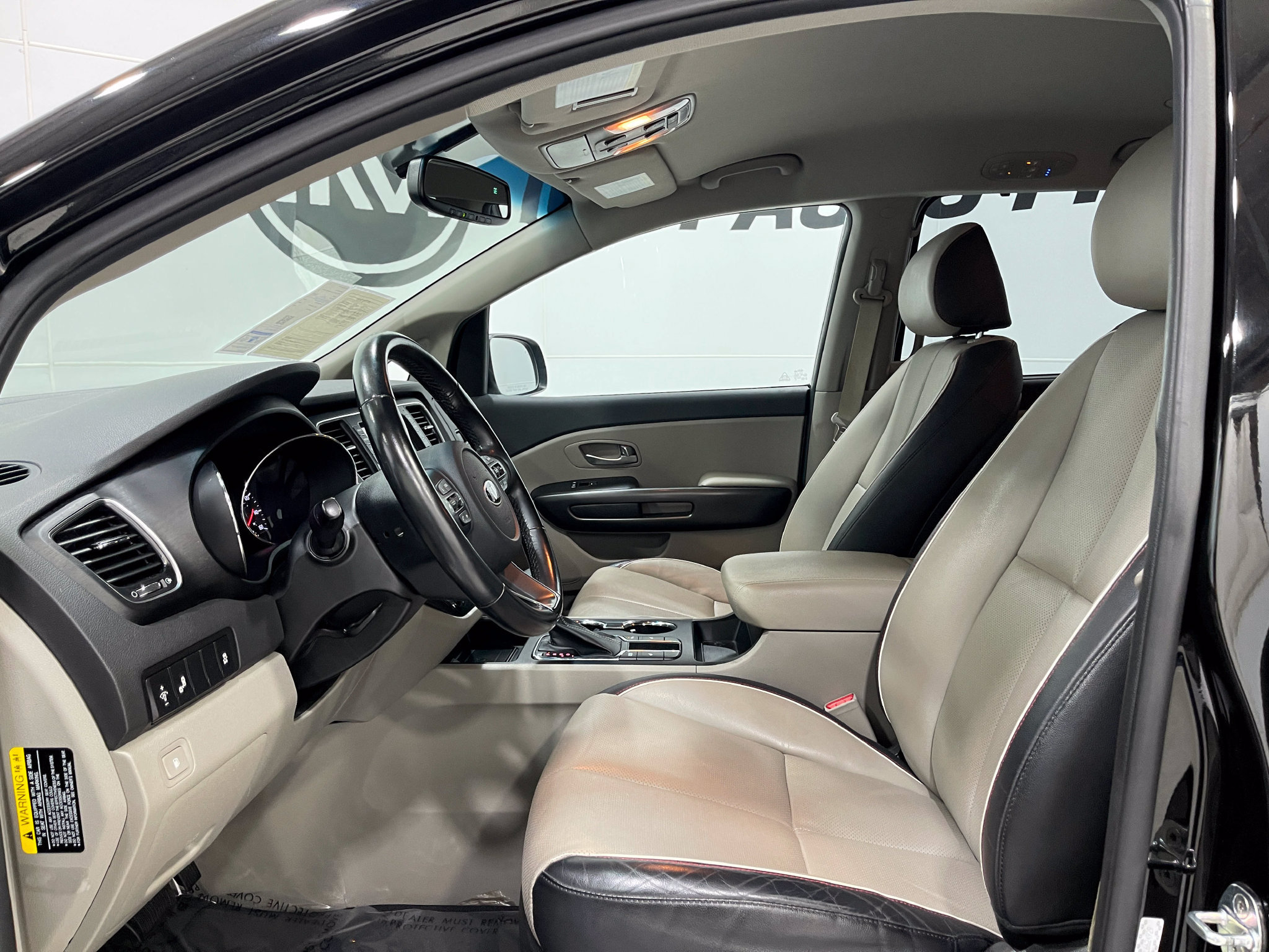 Used 2020 Kia Sedona EX FWD image 11