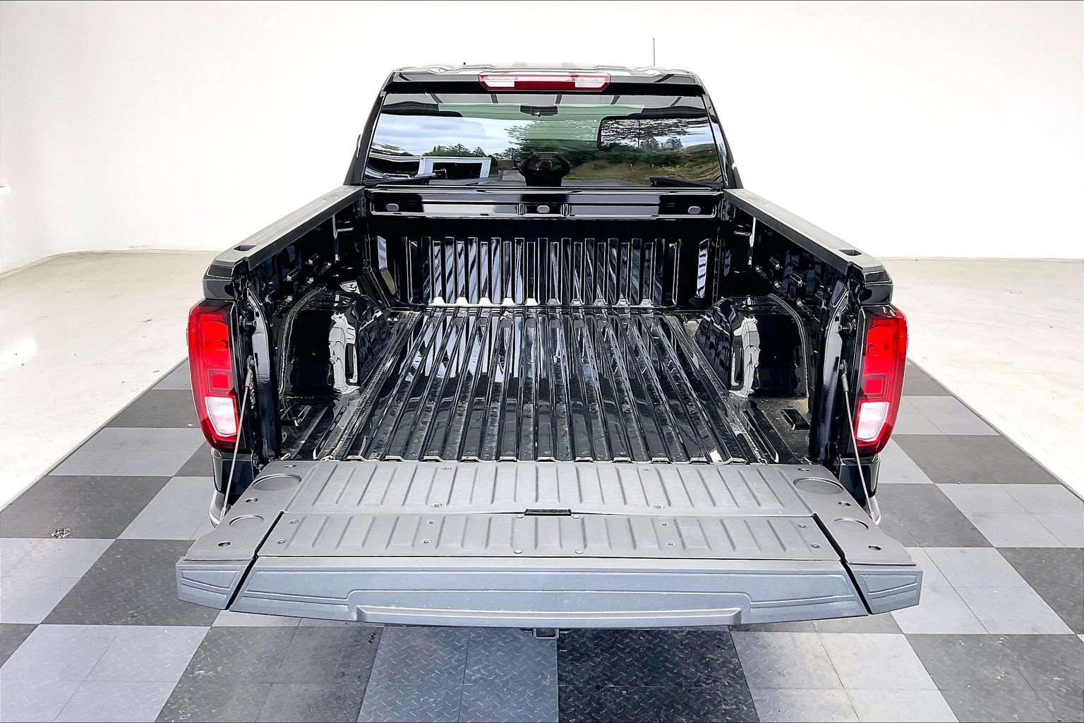 New 2026 GMC Sierra 1500 SLE AWD/4WD image 11