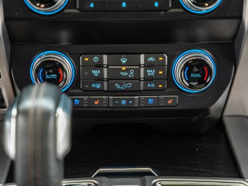 Used 2019 Ford F150 Platinum w/ Equipment Group 701A Luxury AWD/4WD image 30