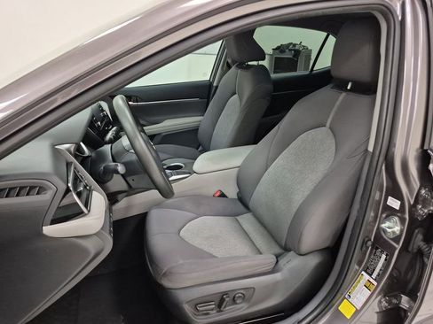 Used 2022 Toyota Camry LE image 19