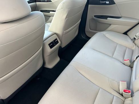 Used 2017 Honda Accord EX-L image 14