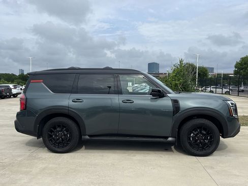Used 2025 Nissan Armada PRO-4X AWD/4WD image 3