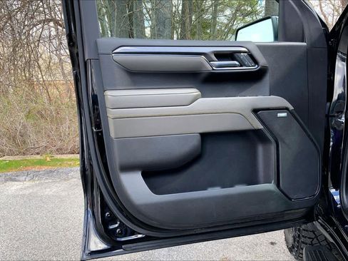 Used 2022 Chevrolet Silverado 1500 ZR2 w/ Technology Package image 22