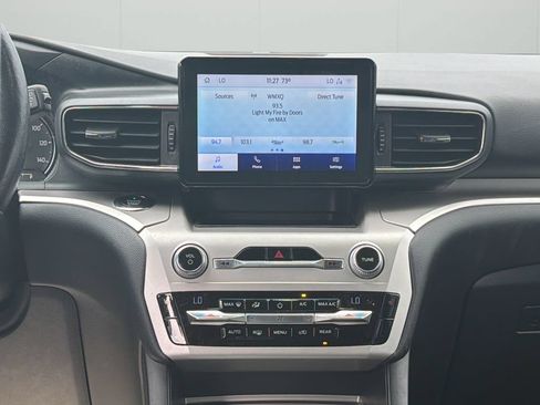Used 2020 Ford Explorer XLT w/ Equipment Group 202A AWD/4WD image 10