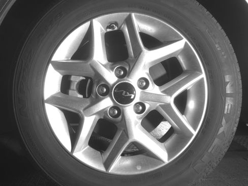 Used 2025 Kia Soul LX w/ LX Technology Package image 17