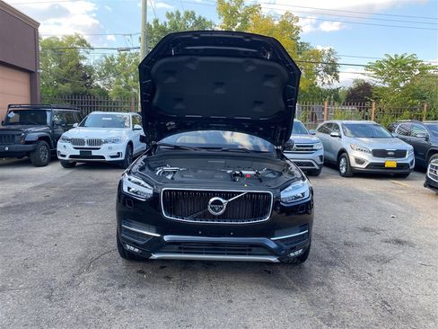 Used 2018 Volvo XC90 T6 Momentum w/ Convenience Package image 11