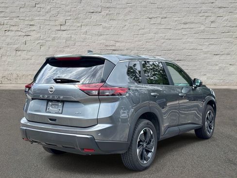 Used 2025 Nissan Rogue SV AWD/4WD image 5